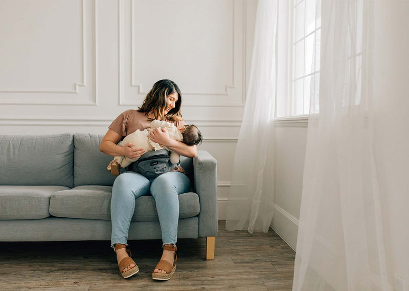 how to bond with baby while breastfeeding