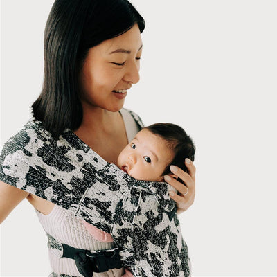 The Pearl Newborn Carrier